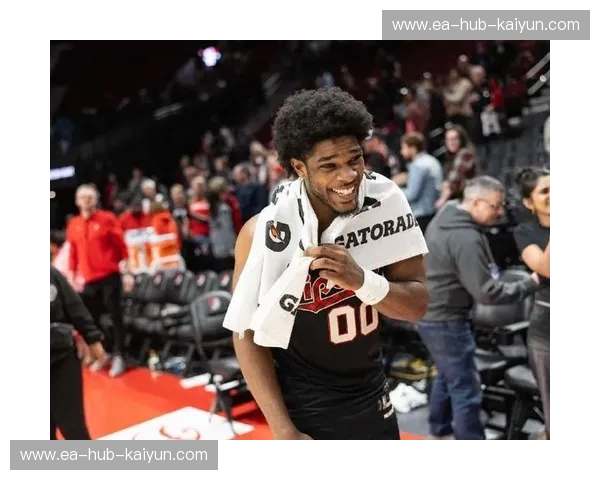 撕裂之城的坚韧vs航天城的觉醒：这场“开拓者vs火箭”录像，藏着篮球最纯粹的灵魂